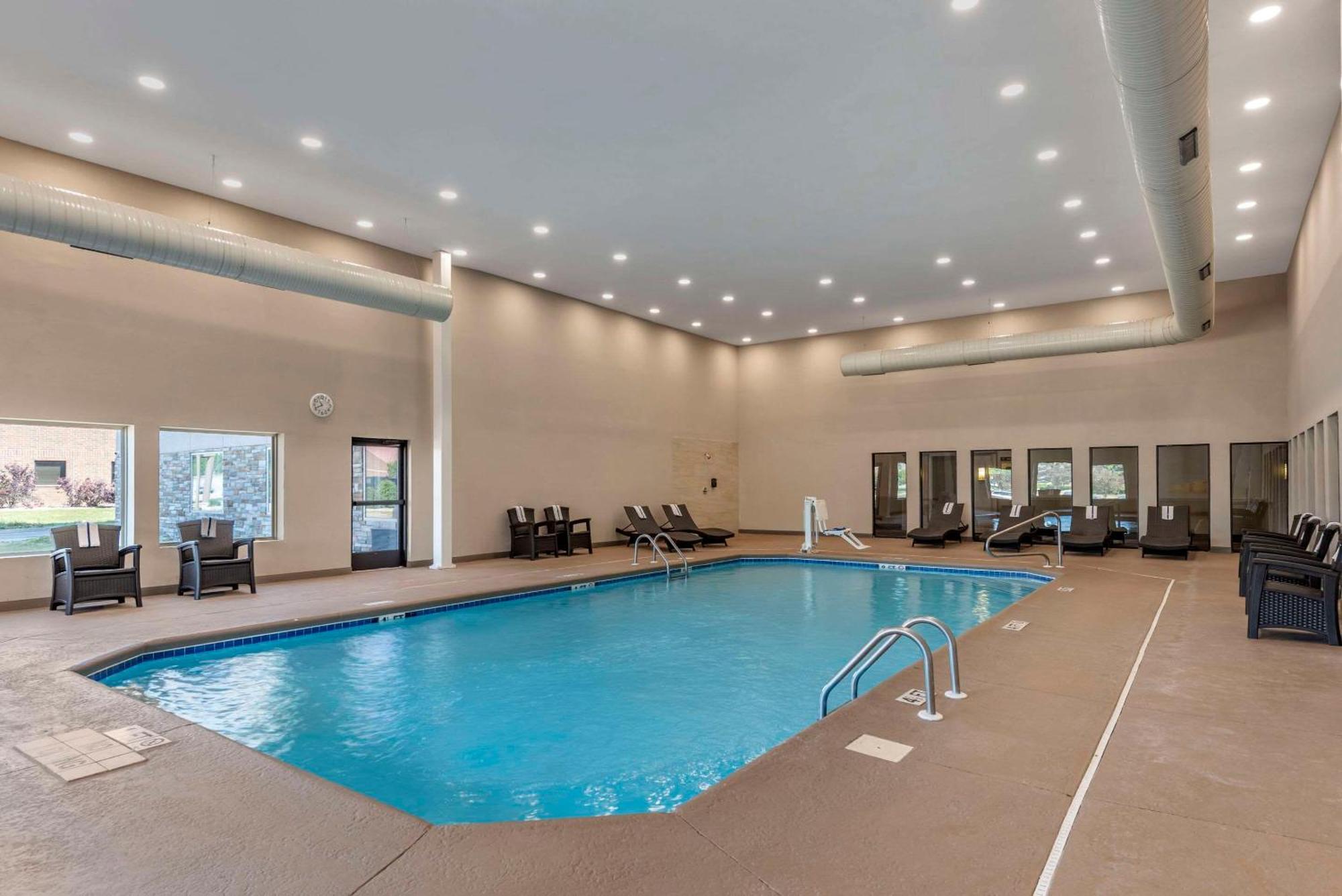 Comfort Wayne - Southwest Hotel 3*