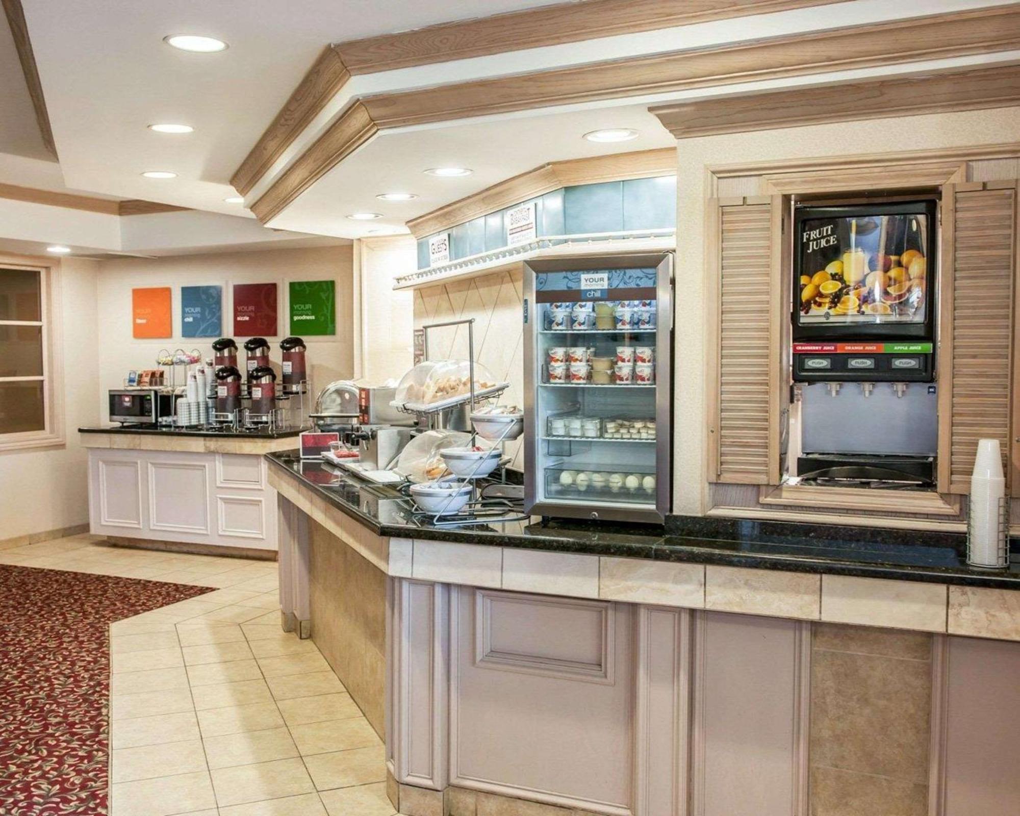 Hotel Comfort Wayne - Southwest 3*