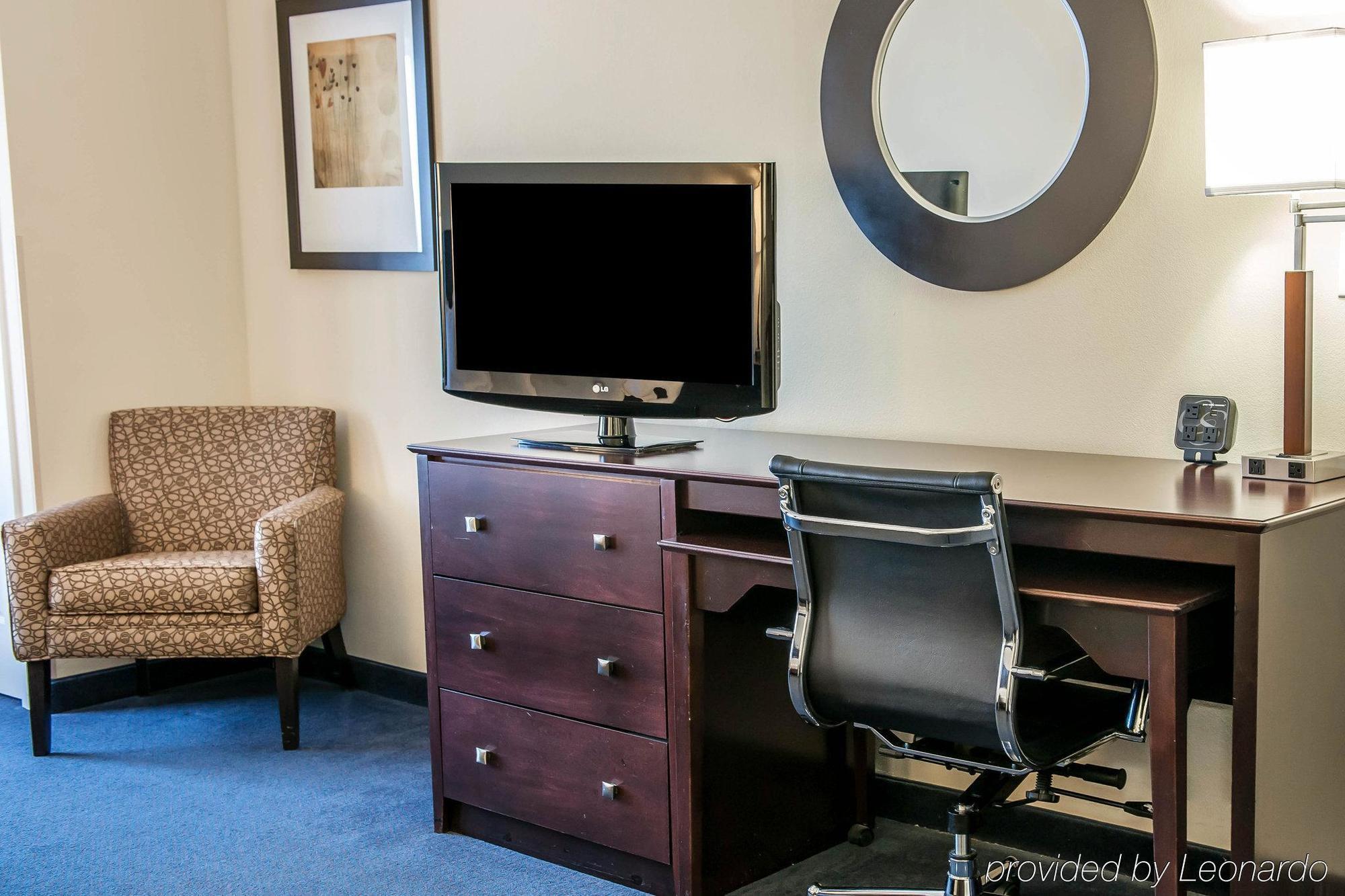 Comfort Wayne - Southwest Hotel